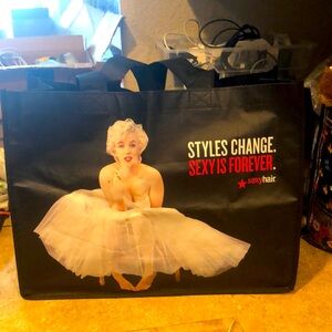MARILYN MONROE FOR SEXY HAIR TOTE BAG.NEW, NEVER USED. Nice handles.